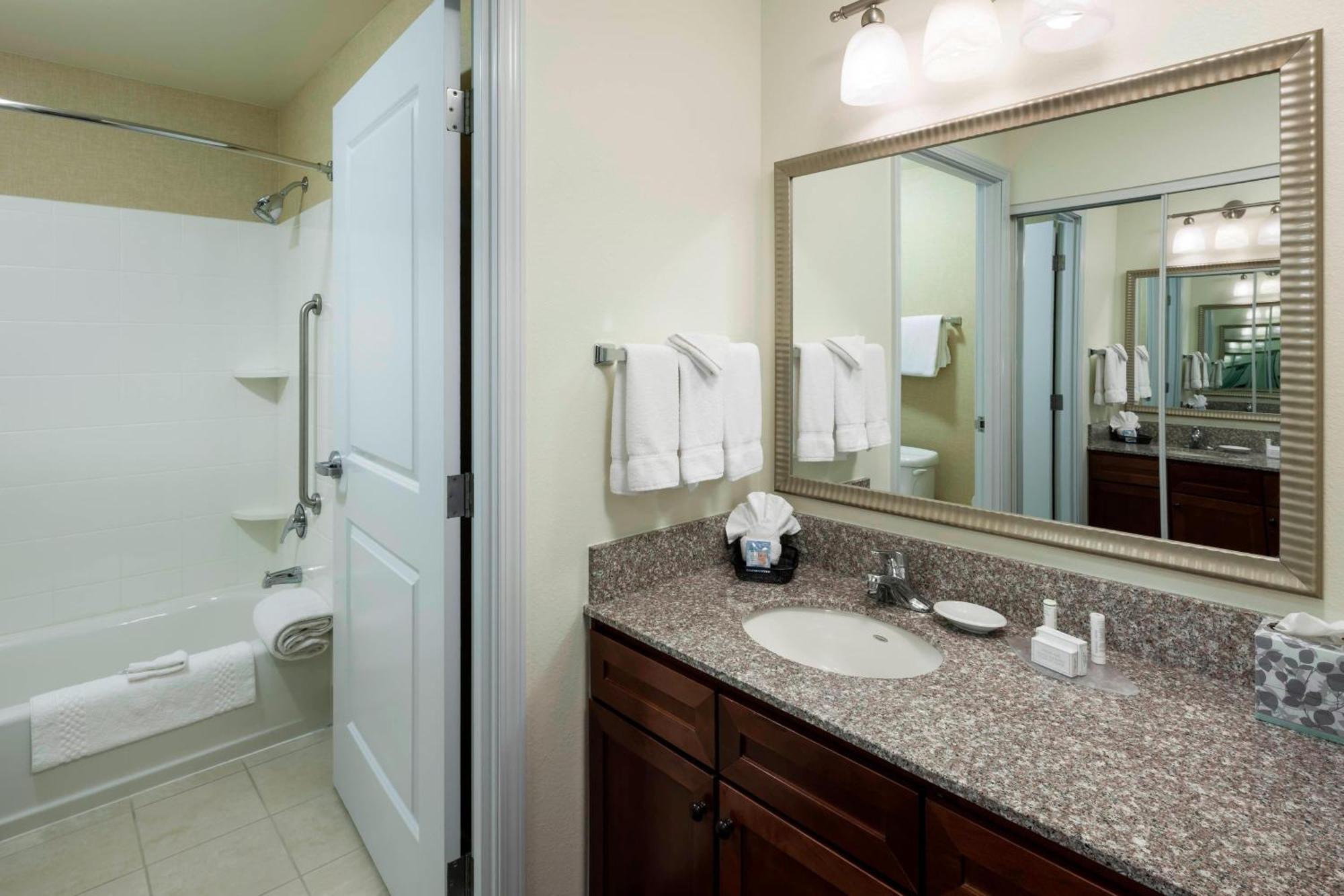 Residence Inn Houston West Energy Corridor Екстериор снимка
