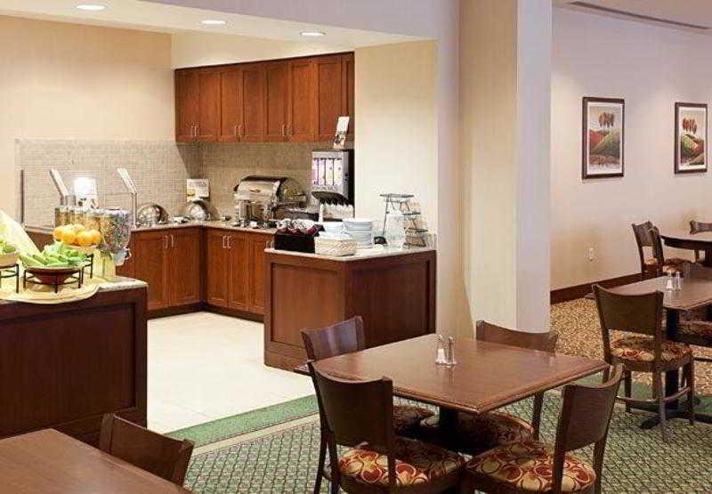 Residence Inn Houston West Energy Corridor Ресторант снимка